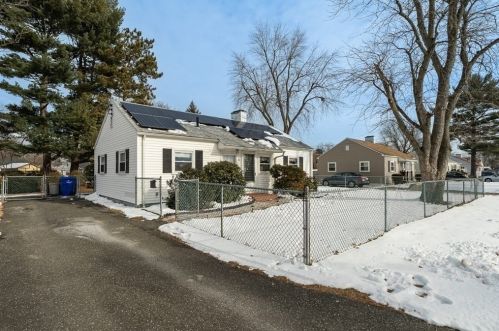 38 Ramah St, Springfield MA 01104-2741 exterior