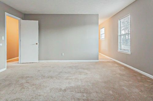 6299 Marbut Farms Ln, Lithonia GA 30058-8977 exterior