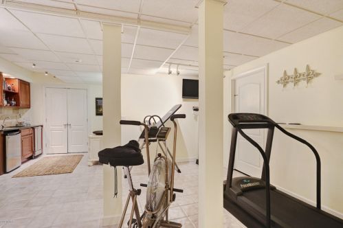 7383 Buccaneer Dr, Grand Rapids MI 49546-9104 exterior