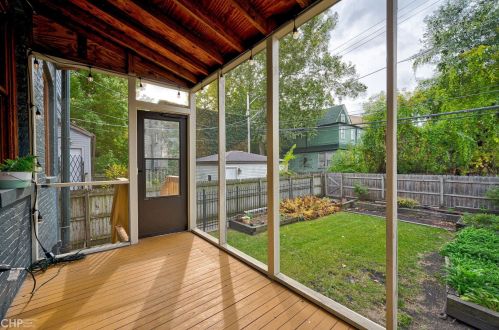 4942 Ellis Ave, Chicago IL 60615-5076 exterior