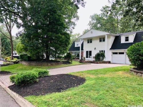 2 Leroy Ct, Commack NY  11725-1703 exterior