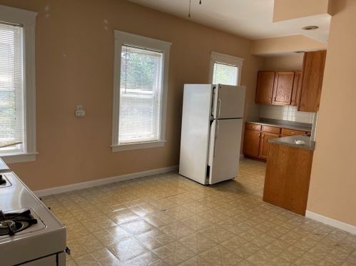 18 Ames St, Worcester MA 01610-2001 exterior