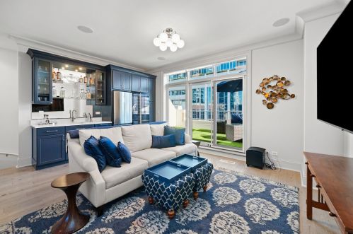 1630 Pr Ave, Chicago IL 60653-3207 exterior