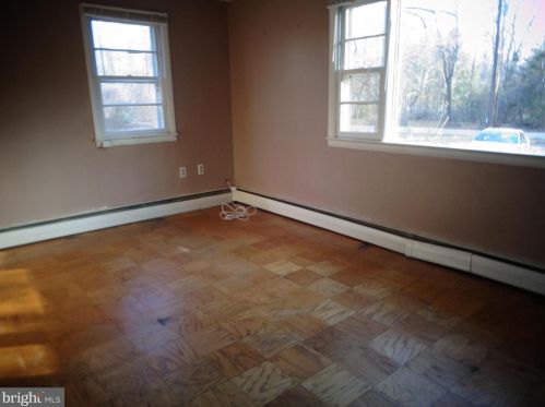 4520 Plum Point Rd, Huntingtown, MD 20639-9435