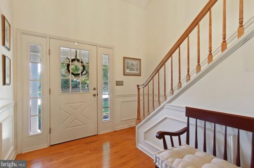 294 Dart Dr, Hanover, PA 17331-1321