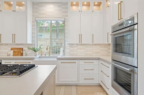 10464 Caribou Way, Tustin CA  92782-1470 exterior