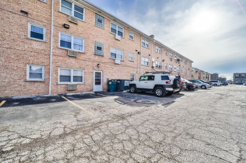 5230 Potawatomie Ave, Chicago IL  60656-2449 exterior