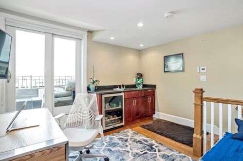 96 Bolton St, Boston MA 02127-1106 exterior