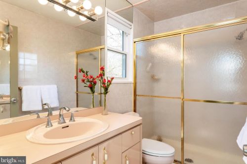 119 Brent Dr, Media PA 19086-6610 exterior