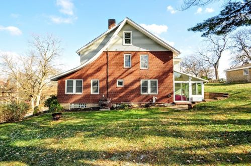 369 Mccully St, Pittsburgh, PA 15216-1553