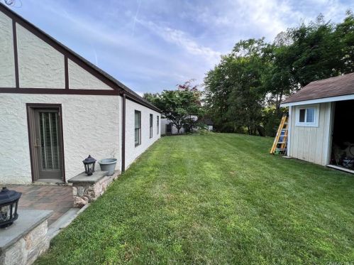 20 Annadale St, Armonk NY  10504-1401 exterior