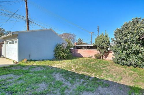 9045 Dalberg, Bellflower CA 90706-2005 exterior