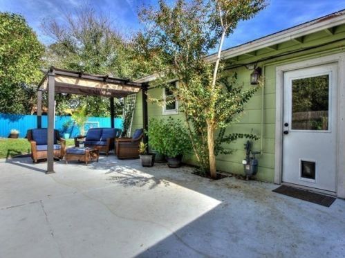 5410 Downs Dr, Austin, TX 78721-2208