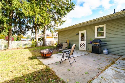 127 Melody Ave, Kalamazoo MI 49002-6219 exterior