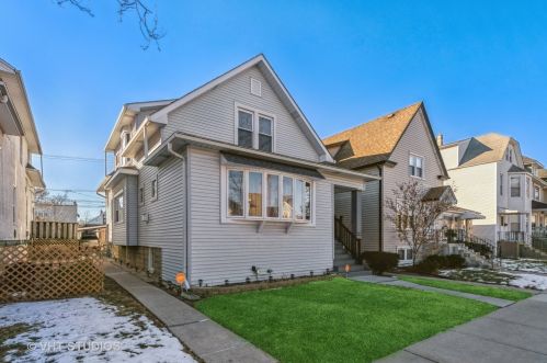 5123 Dakin St, Chicago, IL 60641-2638