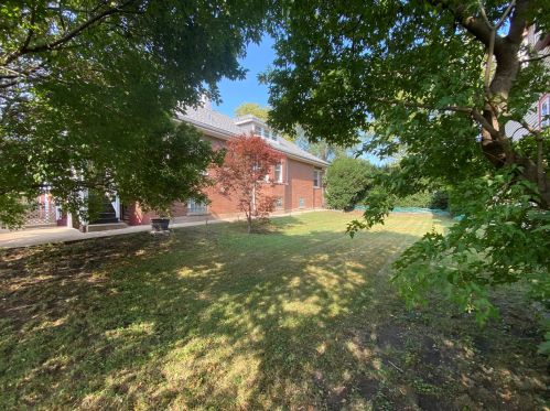 10522 Avenue, Chicago IL  60617-6313 exterior