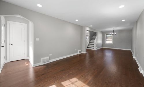 5548 Kilbourn Ave, Chicago IL  60629-4808 exterior