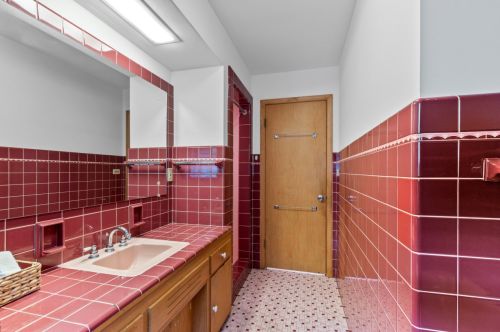 8745 Kildeer Ct, Milwaukee WI 53209-1320 exterior