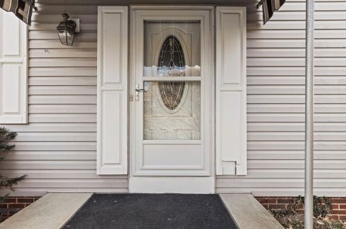 825 Mount Hood Dr, Pittsburgh, PA 15239-2515