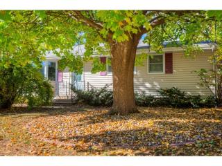 990 3rd St, Waukee, IA 50263-9754