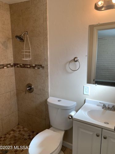 8464 Mary Dr, Tucson AZ 85730-1831 exterior