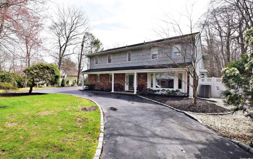 49 Colby Dr, Huntington Station, NY 11746-8352