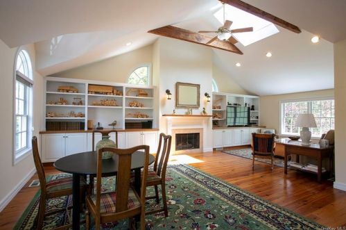 25 Carleton Ave, Briarcliff NY 10510-1722 exterior