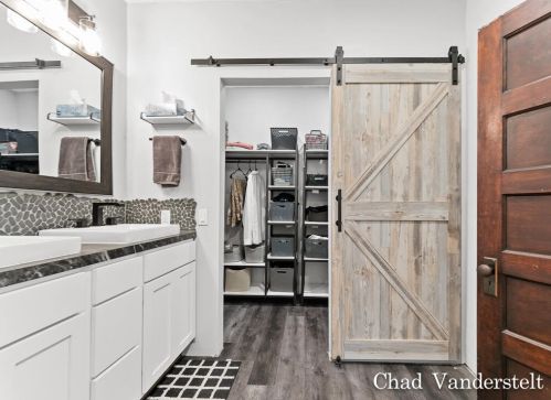 304 Front St, Belding MI  48809-1622 exterior