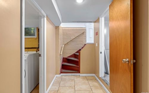 19 High St, Valley Stream NY 11581-1417 exterior