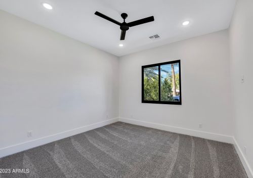 2053 37 Pl, Phoenix AZ 85050-8309 exterior