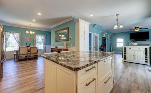 143 Juniper Dr, Milford CT 06461-9118 exterior