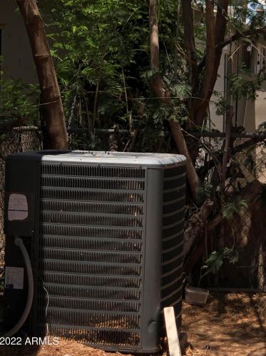 5647 14 Ave, Phoenix AZ 85023-2526 exterior