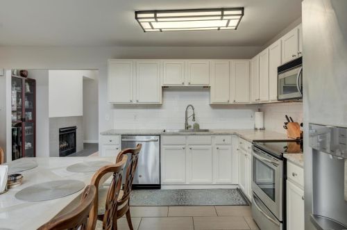 9416 Natalie Cir, Saint Louis MO 63132-3177 exterior