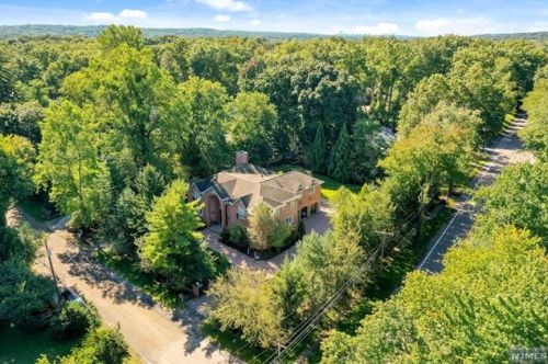 3 Pne Ter, Demarest NJ 07627-1214 exterior