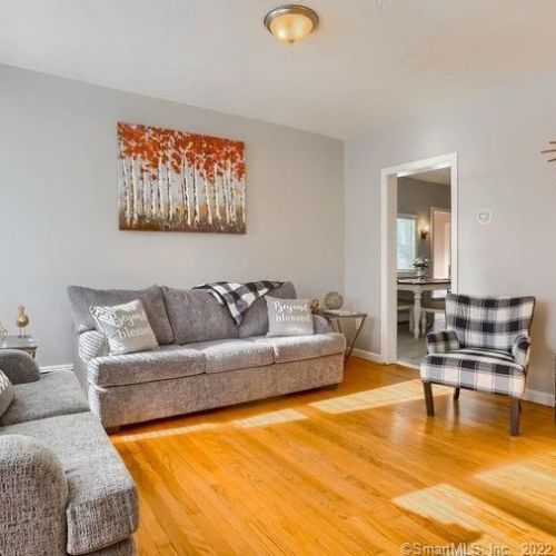 271 Gln St, New Britain CT 06051-2572 exterior