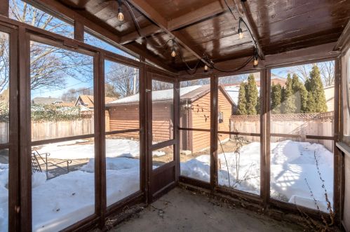 2476 Lefeber Ave, Milwaukee WI 53213-1220 exterior