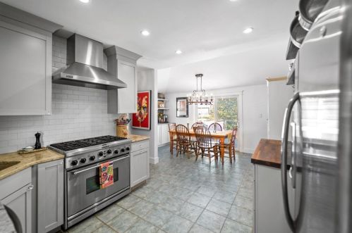 2201 72 Ct, Chicago IL 60707-4203 exterior