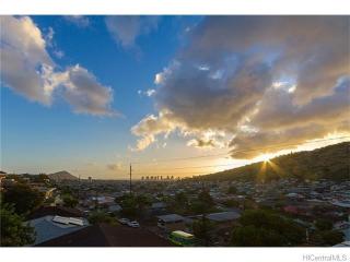 1967 10th Ave, Honolulu HI  96816-6926 exterior