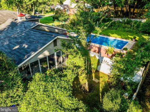 7641 Miller Fall Rd, Rockville MD 20855-1165 exterior