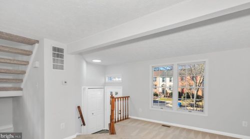 6027 Hydrangea Dr, Alexandria, VA 22310-4413