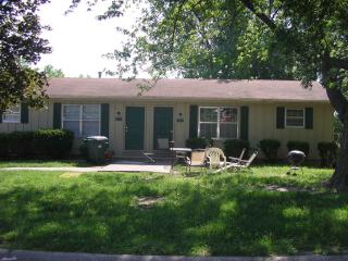 708 Arizona St, Lawrence KS  66049-3208 exterior