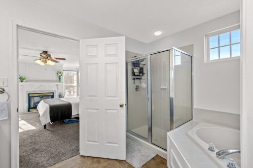 6016 Hawthorn Dr, Moon Twp PA  15108-9064 exterior