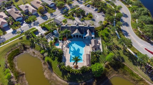 10051 Chadwick Dr, Fort Pierce FL 34987-2418 exterior