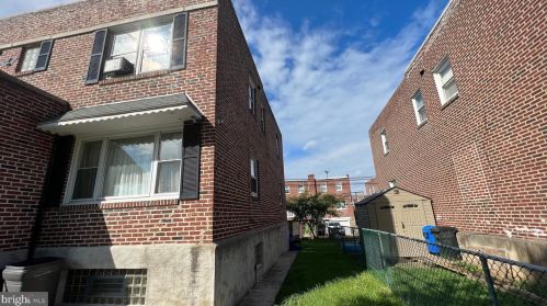 823 Longshore Ave, Philadelphia PA  19111-4422 exterior