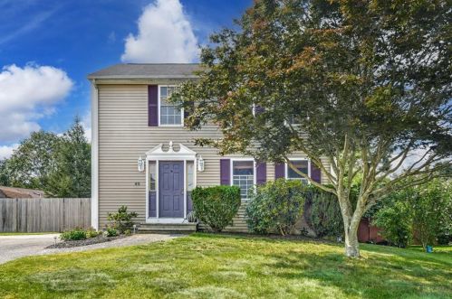 45 Baxter St, Woonsocket, RI 02895-6311