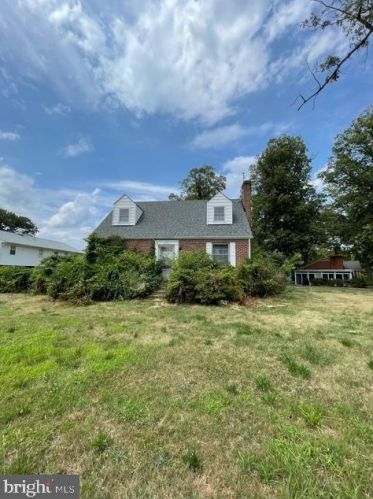 6700 Kings Hwy, Alexandria, VA 22306-1316