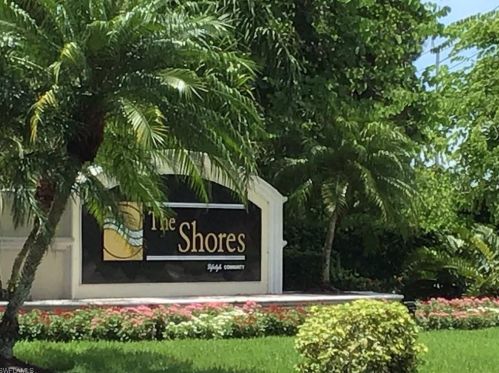 7548 Berkshire Pne Dr, Naples FL 34104-9441 exterior