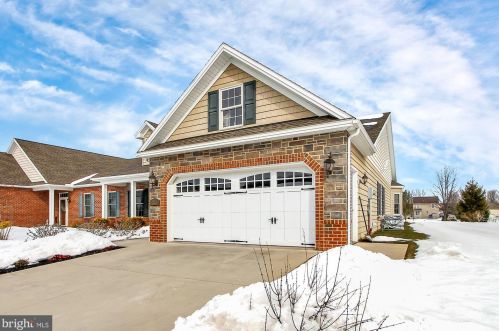 22 Stedtle Ave, Littlestown, PA 17340-1161