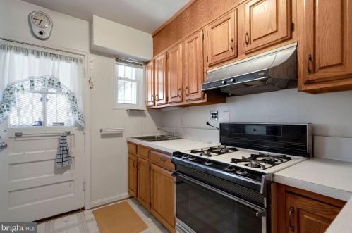 4222 Nash St, Washington DC 20019-1955 exterior