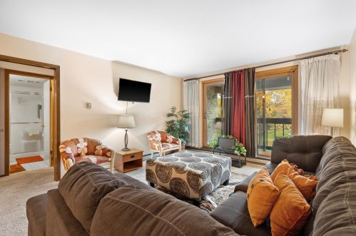 3609 Tucker Pl, Milwaukee, WI 53222-2726